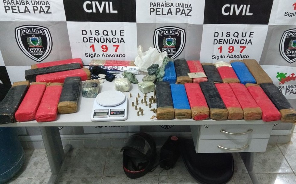 Polícia apreende mais de  40 quilos de maconha em Sousa, no Sertão da Paraíba (Foto: Sylvio Rabello/ Divulgação Polícia Civil)