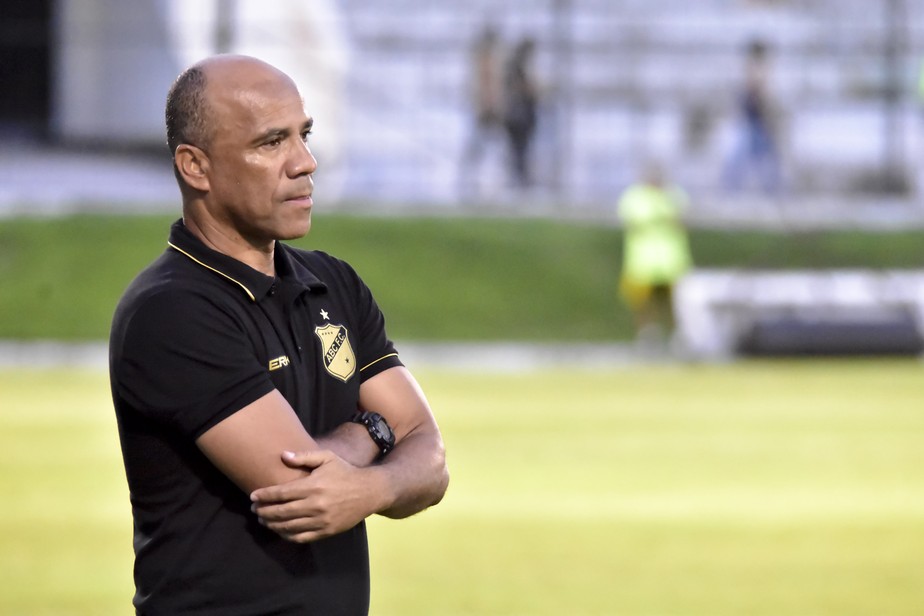 Com 0% de aproveitamento em quatro jogos, SÃ©rgio Soares deixa o comando do ABC