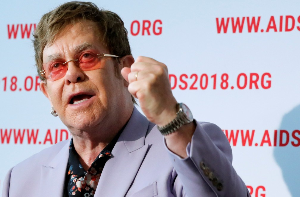 Elton John durante 22ª Conferência Internacional sobre a Aids em Amsterdã. — Foto:  REUTERS/Yves Herman
