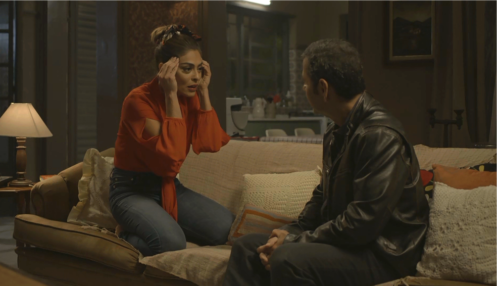 Em 'A Dona do Pedaço', Maria da Paz (Juliana Paes) diz a Amadeu (Marcos Palmeira) que está de olhos abertos com a filha — Foto: TV Globo