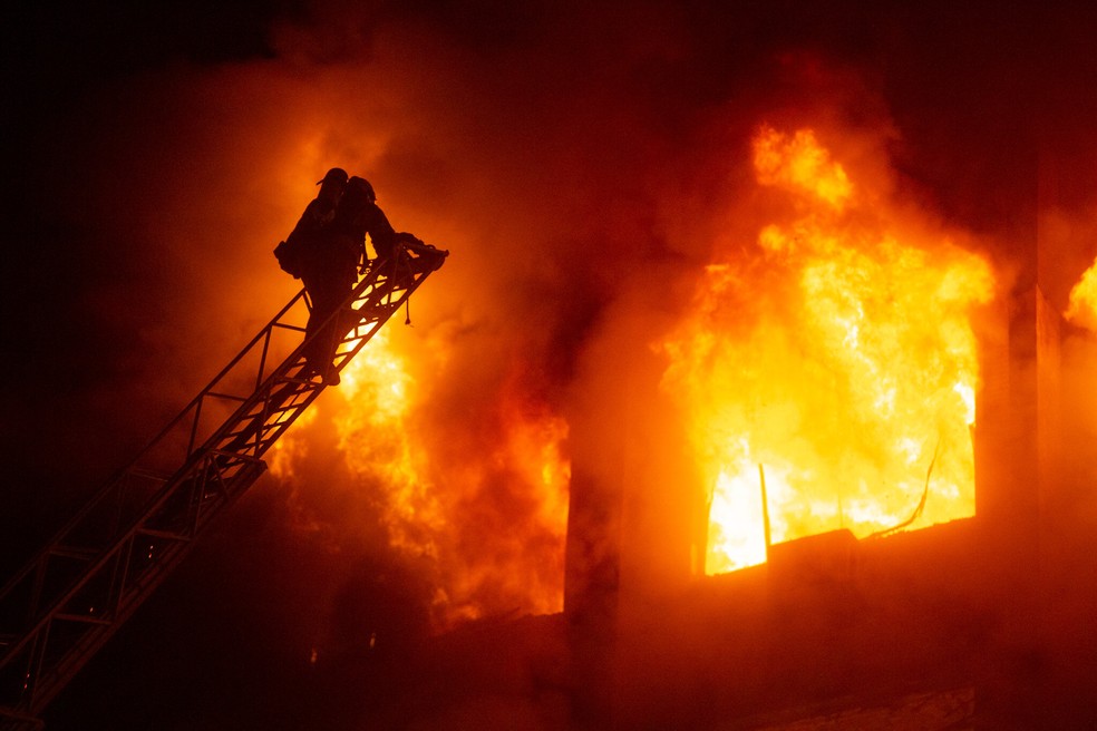 Incendio Atinge Predio Da Secretaria De Seguranca Publica Do Rs Dois Bombeiros Estao Desaparecidos Rio Grande Do Sul G1