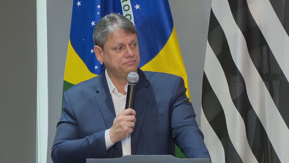 Governador Tarcísio de Freitas durante lançamento de programa — Foto: TV Globo