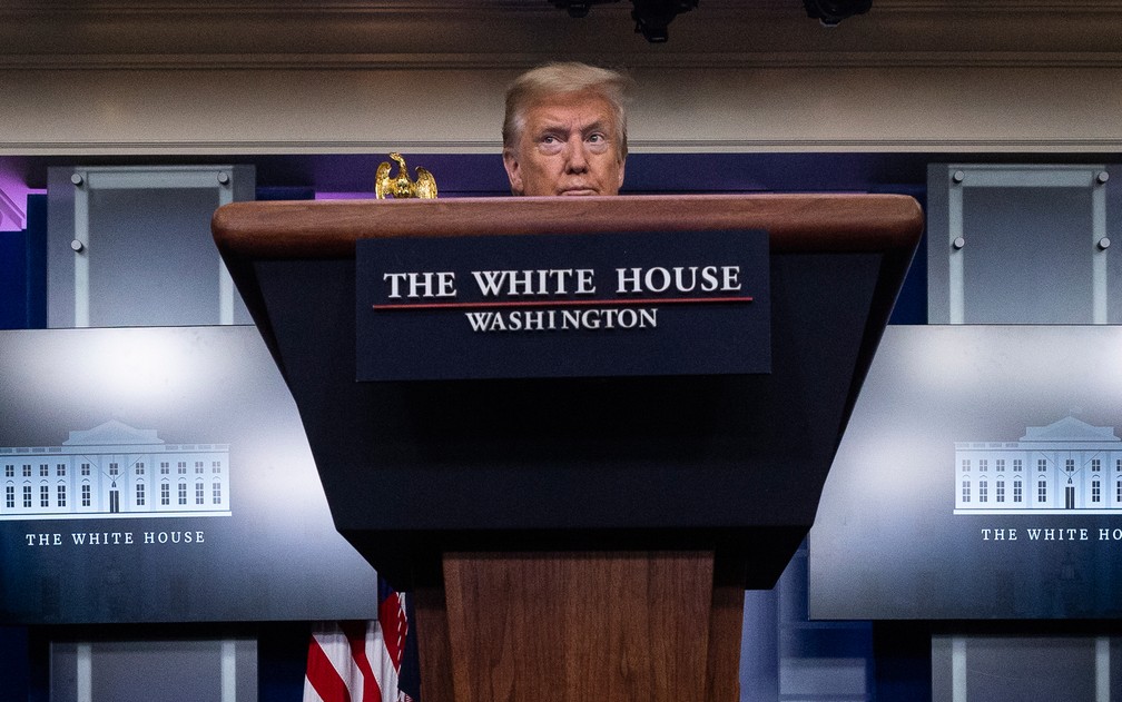 O presidente dos Estados Unidos, Donald Trump, criticou a OMS durante coletiva no dia 07 de abril  — Foto: Alex Brandon/AP