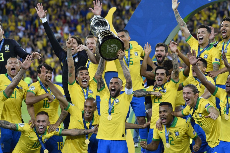 Brasil campeÃ£o! Com pontas abertos, Alisson em grande fase e Daniel Alves armador do jogo