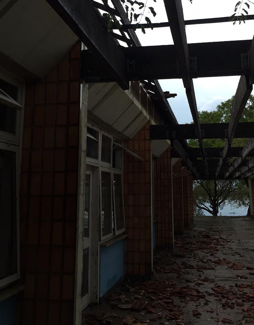 Vendaval causou estragos no Balneário de Panorama nesta terça-feira (5) — Foto: Administração Balneário de Panorama/Cedida