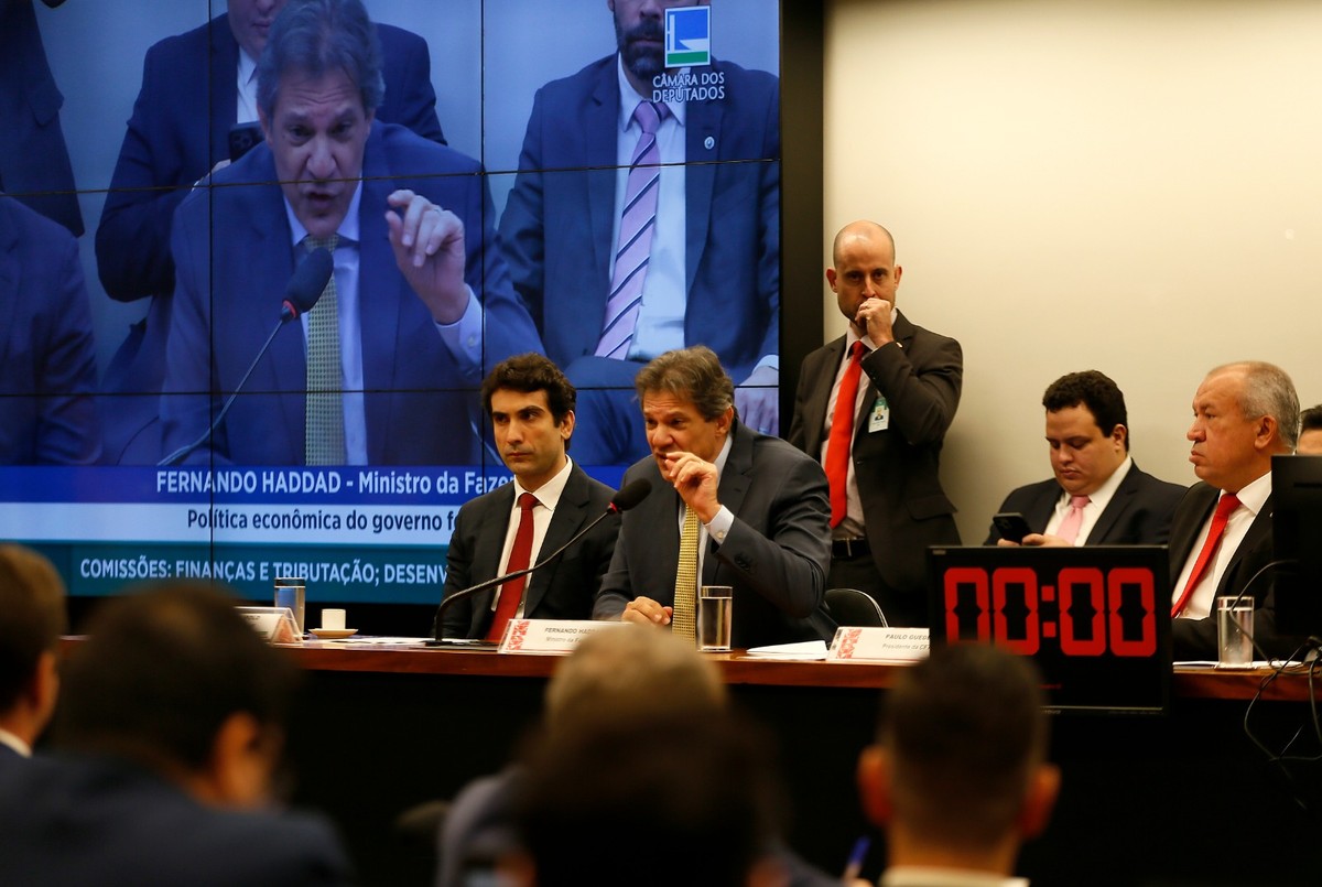 Haddad defende in&iacute;cio do ciclo de corte nos juros: 'Estou ponderando o que  &eacute; melhor para o Brasil'