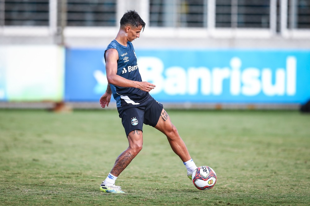 Com 25 minutos em campo, Ferreira faz mais que todo ataque do Grêmio e se candidata à final