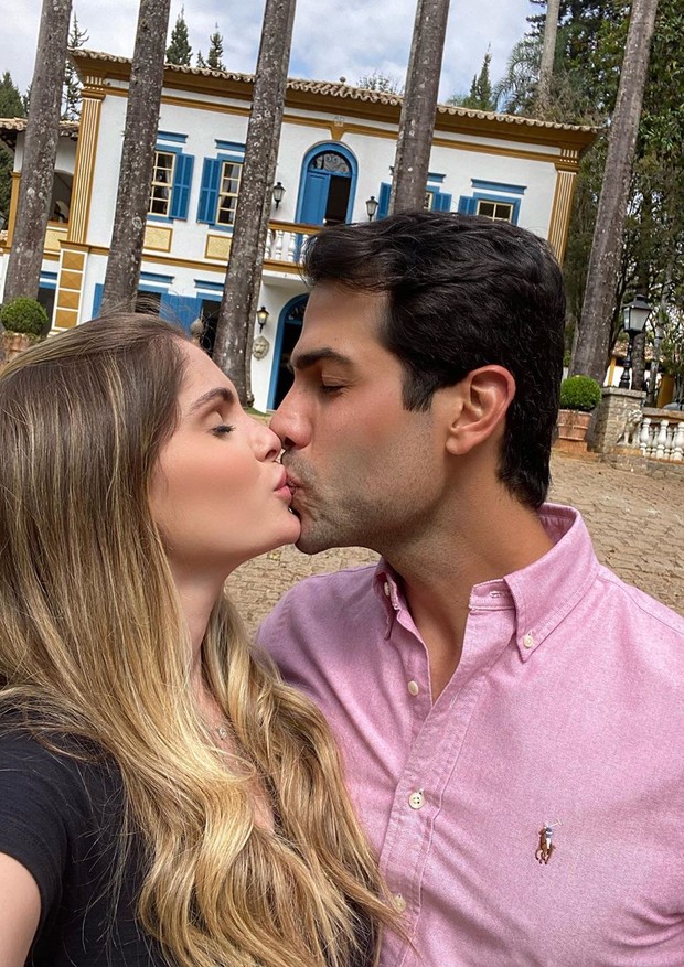 Barbara Evans e Gustavo Theodoro (Foto: Reprodução/Instagram)