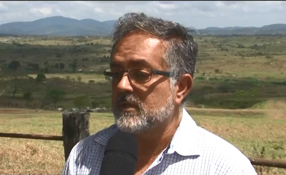 O fazendeiro Ricardo Coelho Lima teme pela segurança dele e dos colaboradores — Foto: Reprodução/TV Santa Cruz