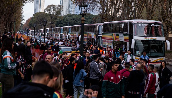 Fluminense avalia êxito da organização da “invasão” de torcedores em Buenos Aires