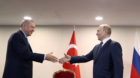Em Teerã, Putin agradece mediação turca, mas não libera exportações de grãos da Ucrânia