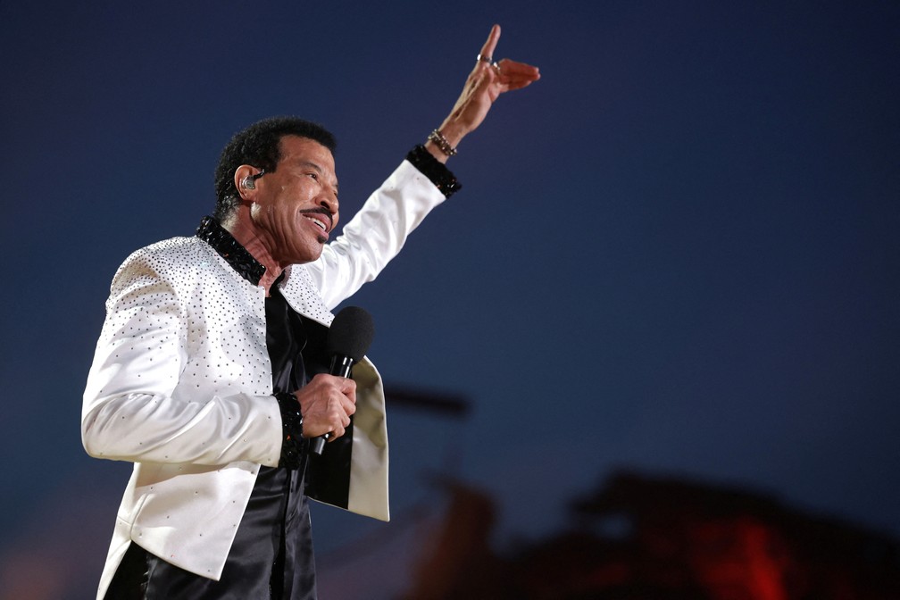 Lionel Richie durante apresentação no show de coroação do Rei Charles III, em Londres, em 7 de maio de 2023 — Foto: Chris Jackson/Pool via Reuters