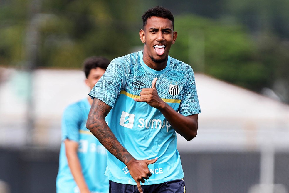 Rwan durante treino do sub-20 do Santos  Foto: Pedro Ernesto Guerra Azevedo/Santos FC