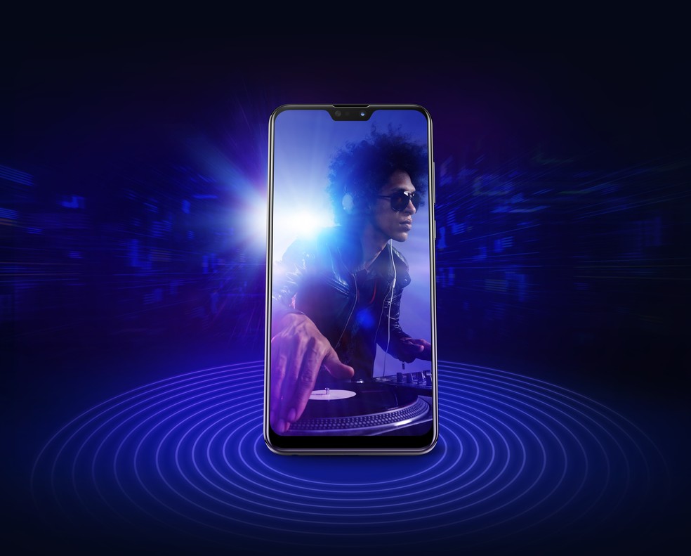 Zenfone Max Pro (M2) apresenta tela de 6,26 polegadas — Foto: Divulgação/Asus