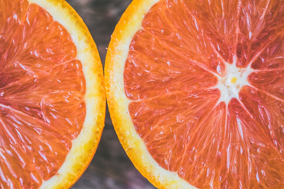 Frutas cítricas são alimentos ricos em vitamina C — Foto: Unsplash