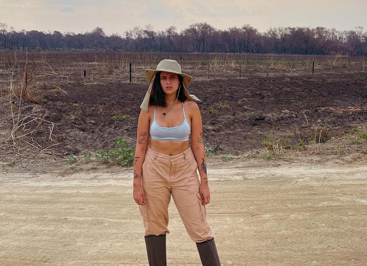 Hana Khalil posa no Pantanal e mostra a seca que assola a região (Foto: Reprodução / Instagram)