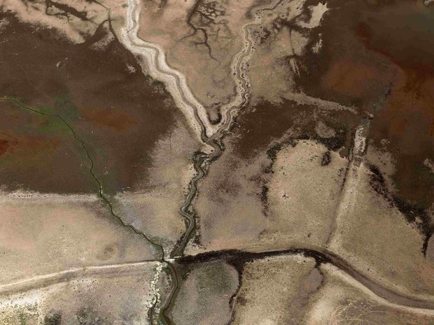 Vista aérea da represa de Jaguari, parte do Sistema Cantareira, em Bragança Paulista (SP) (Foto: Nacho Doce/Reuters)