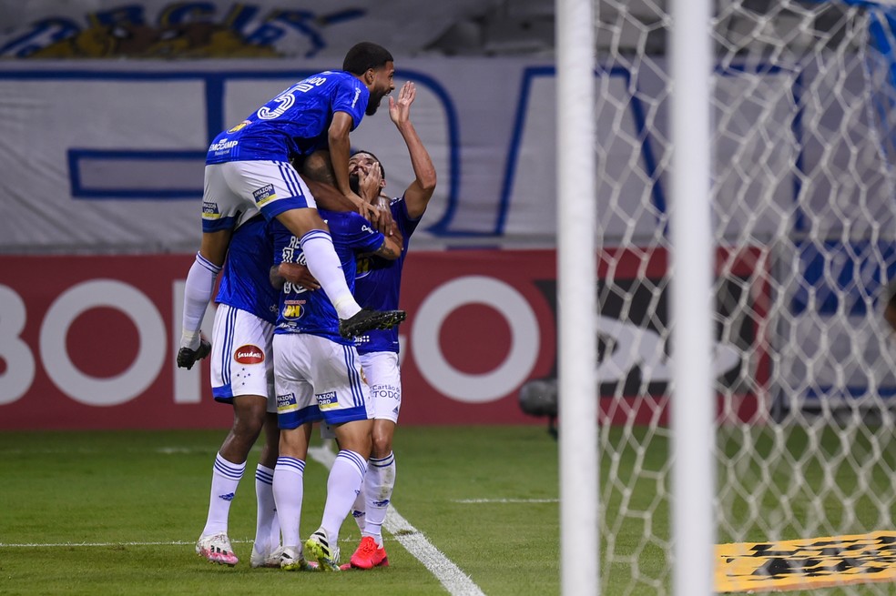 Jogadores do Cruzeiro comemoram gol contra o Vitória — Foto: Divulgação/ Mineirão