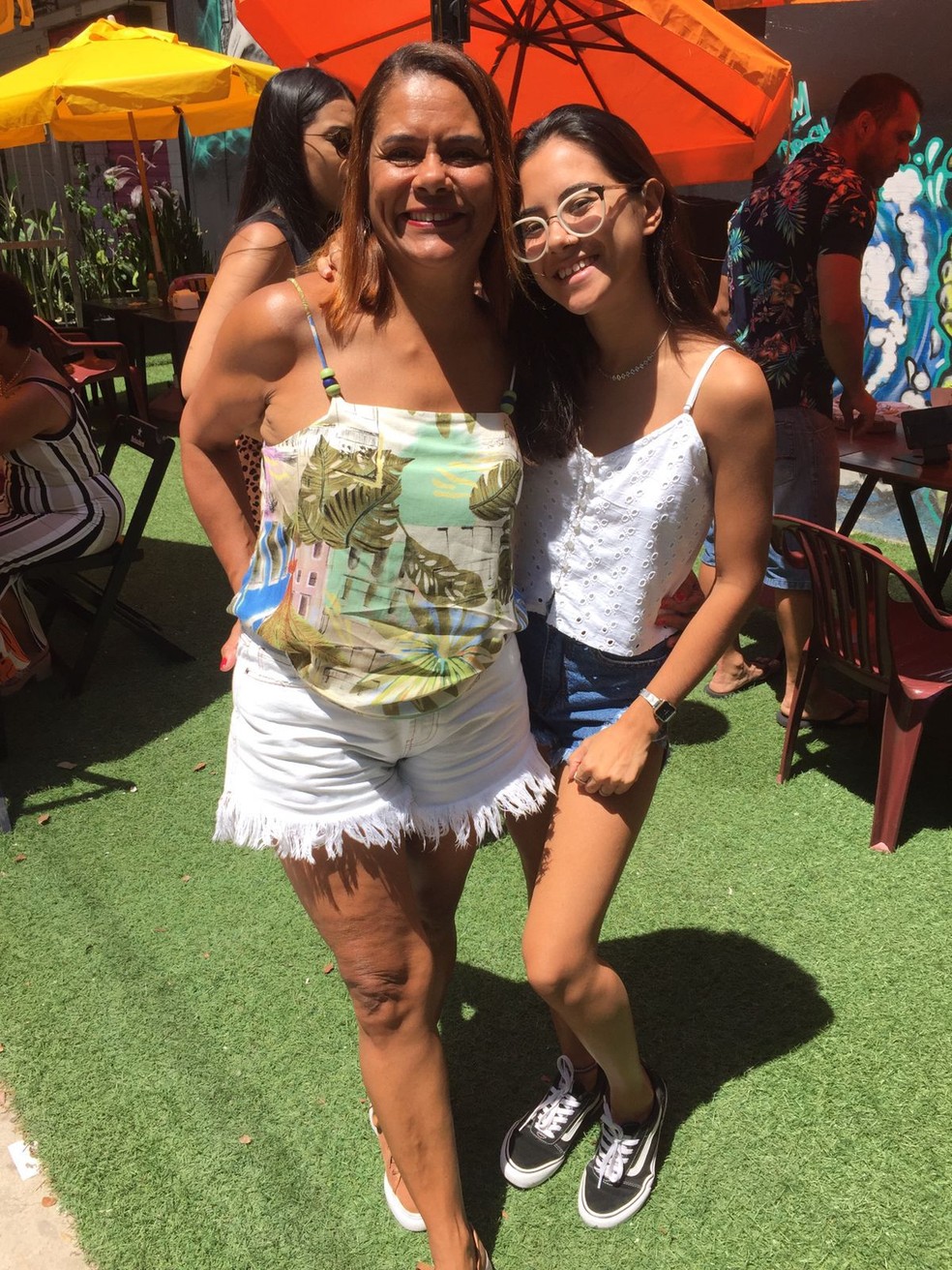 Há 16 anos, Renata realizou o sonho de ter uma filha (foto), e agora realizará o desejo de se casar  — Foto: Arquivo pessoal