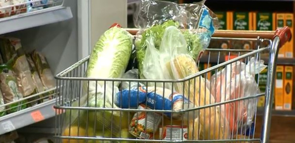 Preço da cesta básica acumula alta de 9% no primeiro semestre em Natal, aponta Dieese — Foto: Reprodução/NSC TV
