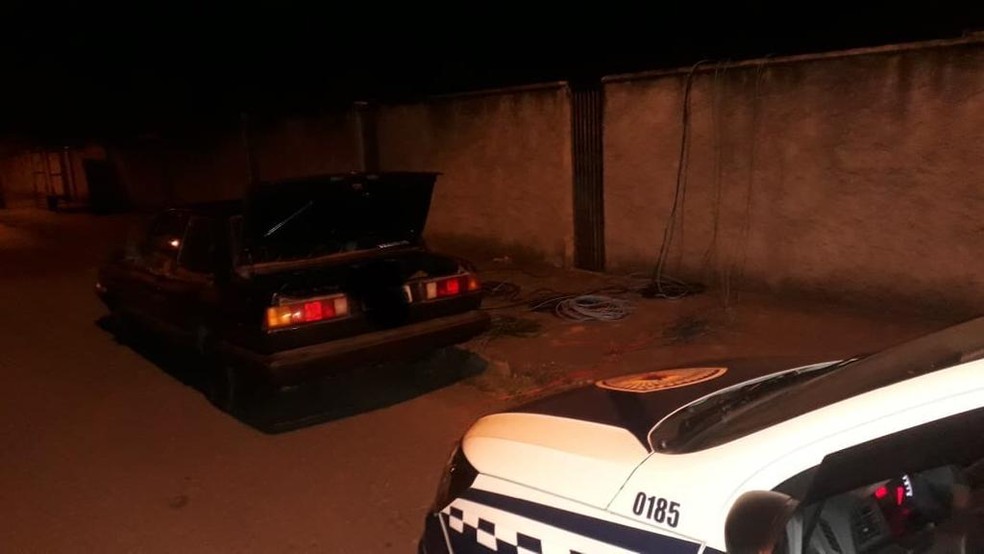 Dupla tenta furtar fios el&eacute;tricos de creche em Sorocaba &mdash; Foto: Divulga&ccedil;&atilde;o/Guarda Civil Municipal