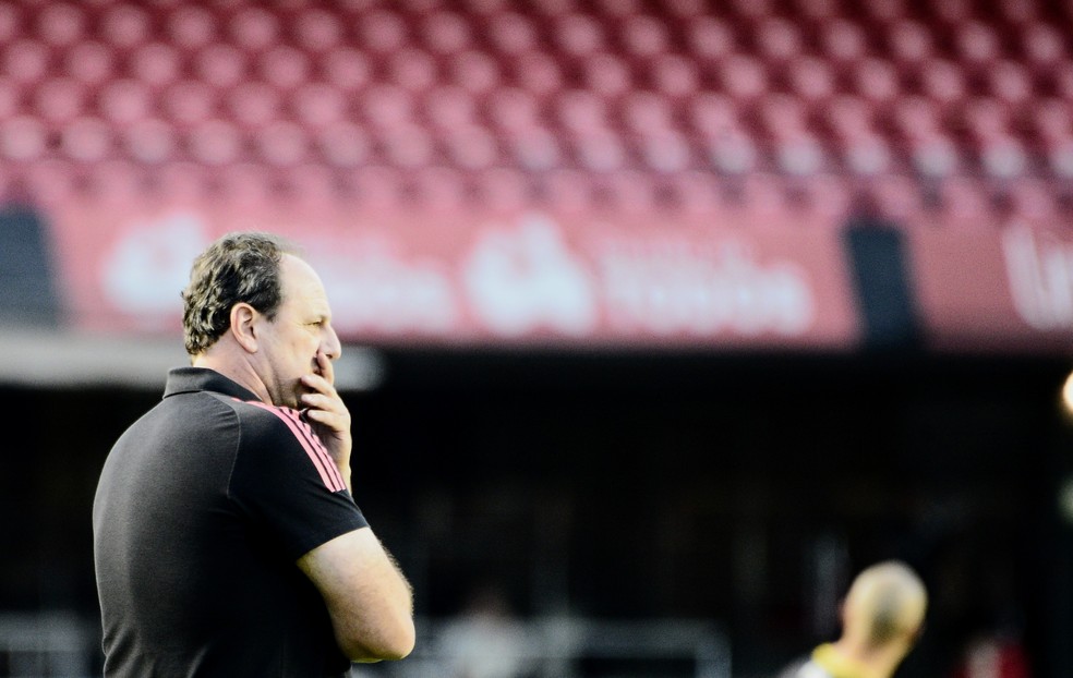 Rogério Ceni durante a partida São Paulo x Cuiabá — Foto: Marcos Ribolli