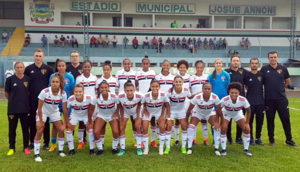 São Paulo goleou a Chapecoense em Santa Catarina — Foto: Divulgação/São Paulo