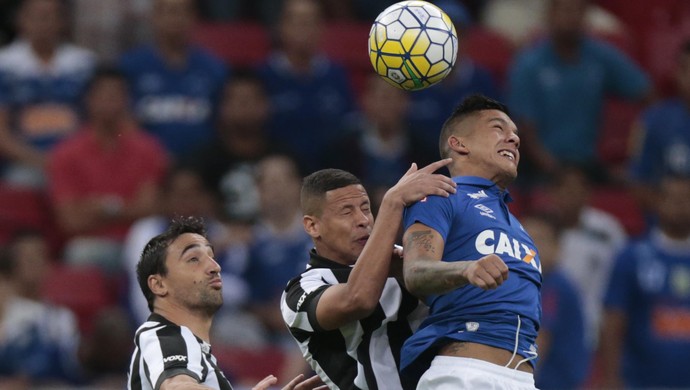 Romero vê clássico como boa chance para Cruzeiro deixar má fase para trás