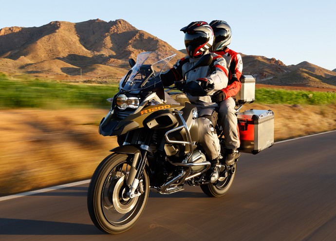 Qual foi a viagem mais longa de moto do mundo? - Alba Moto
