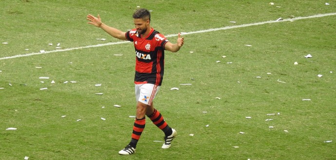 Diego revela secada em Robinho no pênalti: Falei que ele ia bater no meio