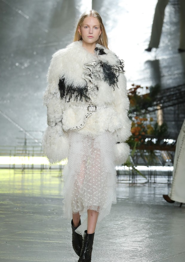 SuzyNYFW: Rodarte - Bees Without Menace? - Vogue | en