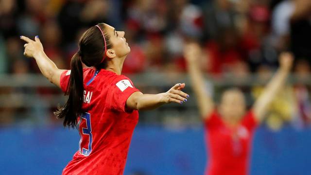 Alex Morgan fez cinco gols na partida