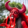 Foto: (Desfile do bloco Escravos da Mauá na tarde de domingo (16) na Zona Portuária do Rio / Divulgação: Fernando Maia / Riotur)
