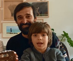 Julio Andrade com o filho, Joaquim | Reprodução
