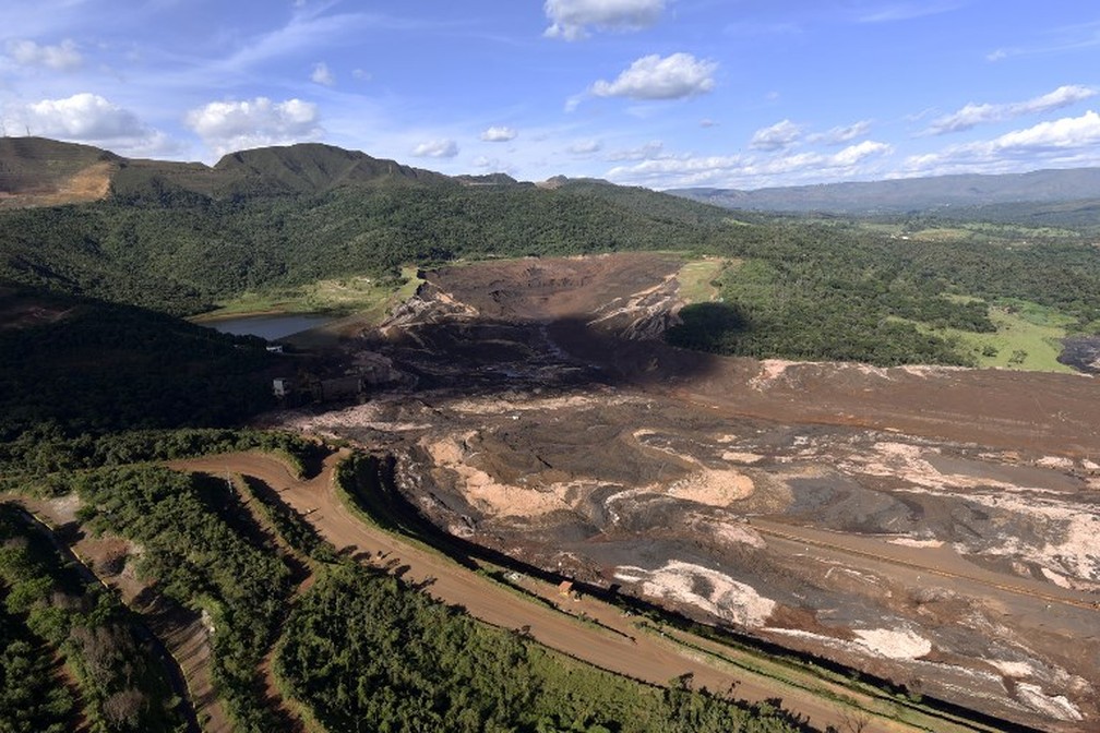 A mina do FeijÃ£o na regiÃ£o de CÃ³rrego do FeijÃ£o, em Brumadinho,  dois dias depois do rompimento da barragem da Vale. â€” Foto: Douglas Magno/AFP