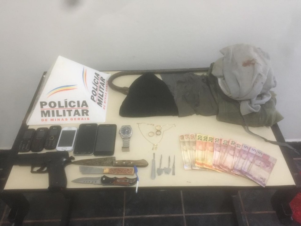 Material roubado foi recuperado pela polícia — Foto: Polícia Militar/ Divulgação