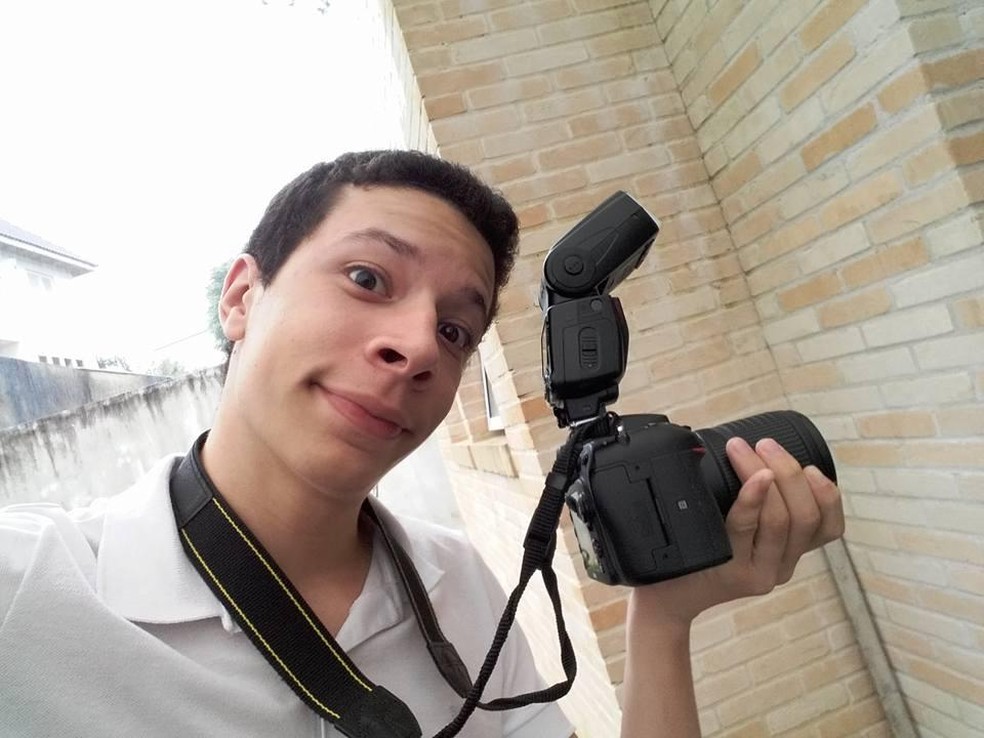 Jovem Fotografo Autista E Os Pais Ministram Palestra Em Mogi