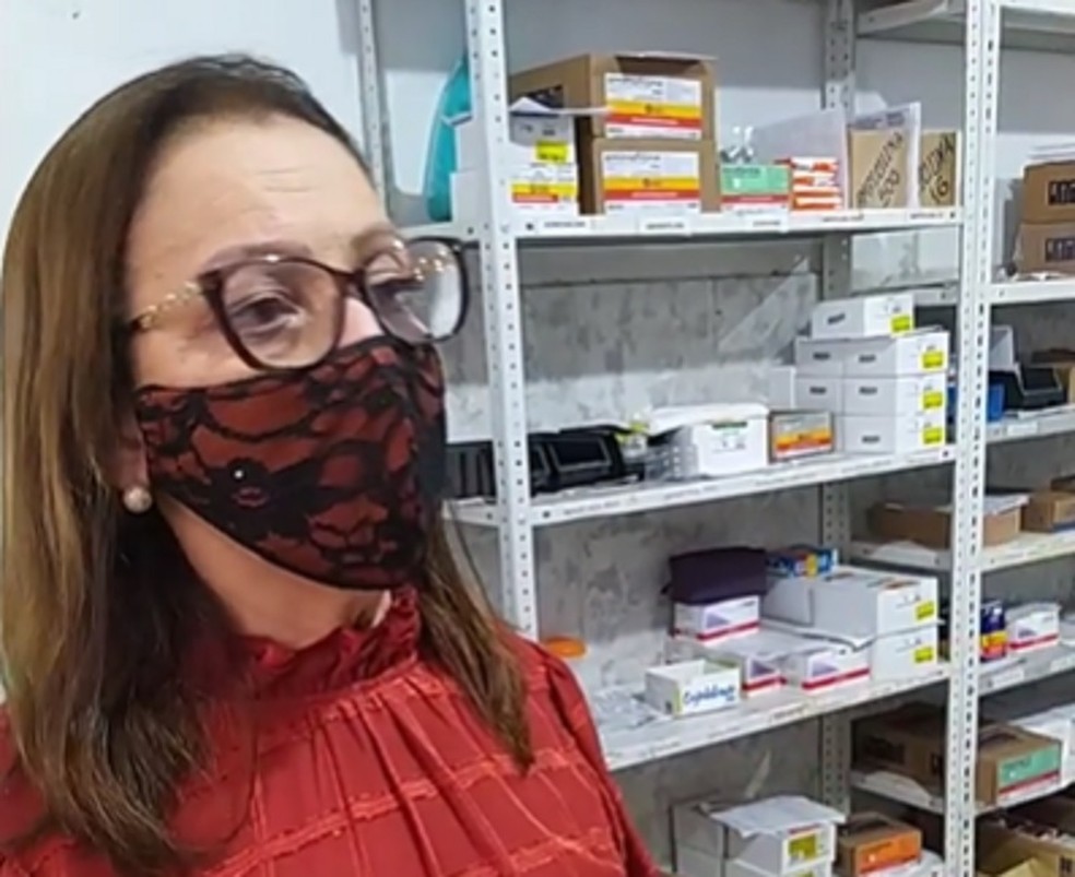 Prefeita deixa cerimônia de posse a vai a hospital atender pacientes feridos em acidente — Foto: Reprodução