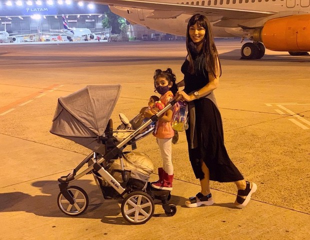 Natália Nara, ex-participante do BBB5, é mãe de Noah, de 9 meses, e Naomi, de 4 anos  (Foto: Reprodução/Instagram)