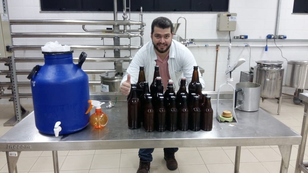 Estudante tecnologia de alimentos desenvolveu cerveja para TCC — Foto: Willian Real Dejavitte/Arquivo pessoal