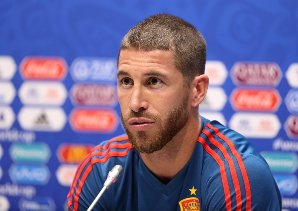 Sergio Ramos na coletiva da Espanha em Sochi (Foto: Lucy Nicholson/Reuters)