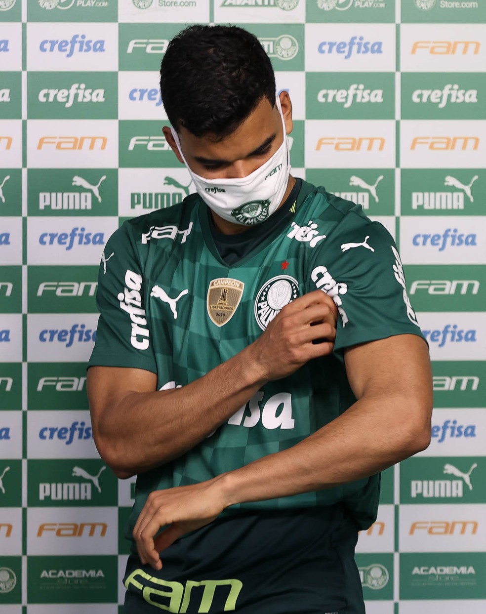Danilo Barbosa foi apresentado nesta sexta-feira no Palmeiras � Foto: Cesar Greco/Ag. Palmeiras
