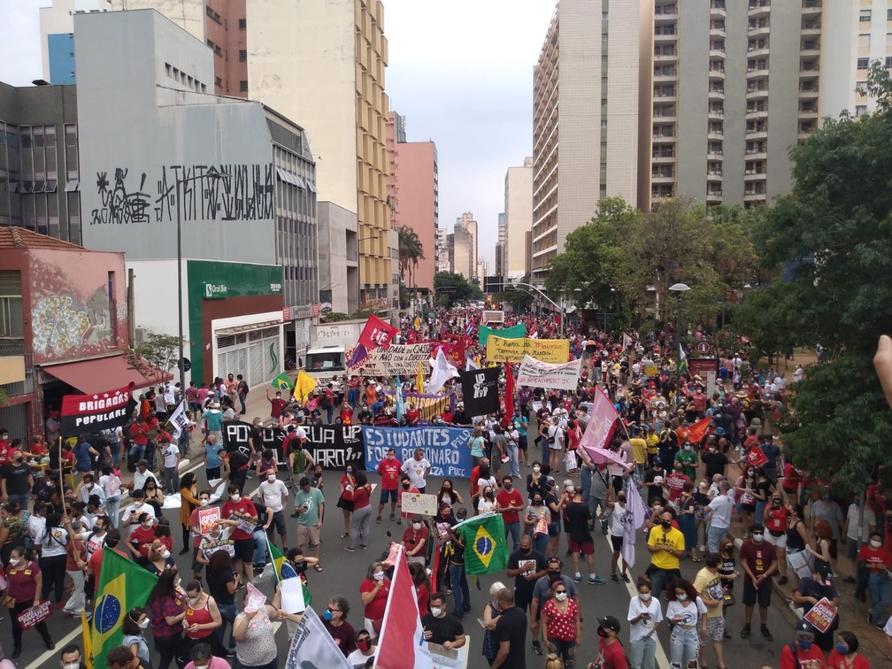 Campinas (SP) - 02/10, às 11h: Protesto contra governo Bolsonaro em Campinas — Foto: Willian Rafael/EPTV