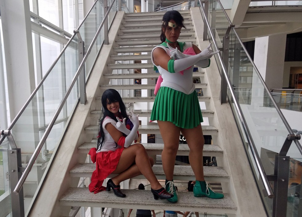 Cosplayers Marcela e Elisângela se apresentaram no Paulista North Way Shopping, no Grande Recife (Foto: Pedro Alves/G1)