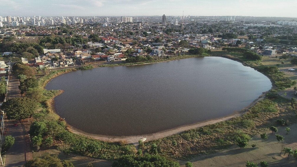 Lagoa Itatiaia, em Campo Grande, onde a quarta-feira amanheceu com céu aberto  — Foto: Ariovaldo Dantas/TV Morena