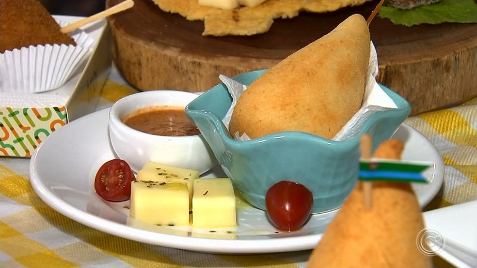 Coxinha De Queijo Artesanal E Eleita A Melhor De Jundiai Sorocaba E Jundiai G1 Como fazer coxinha de liquidificador. coxinha de queijo artesanal e eleita a