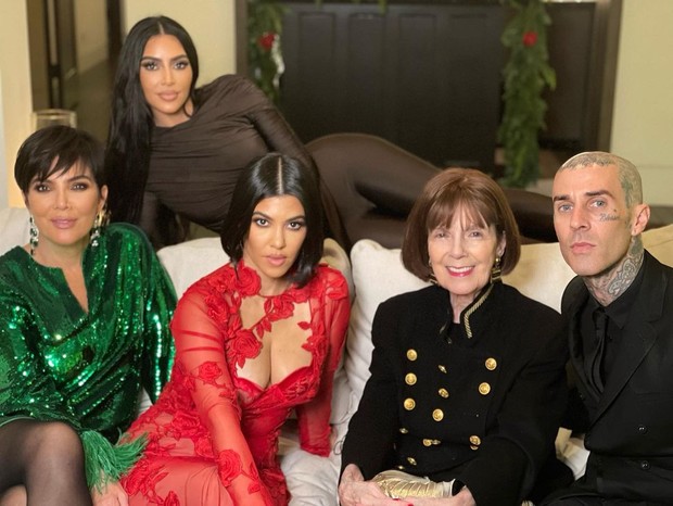 Kris Jenner, Kim Kardashian, Kourtney Kardashian, Mary Jo e Travis Barker (Foto: Reprodução/Instagram)
