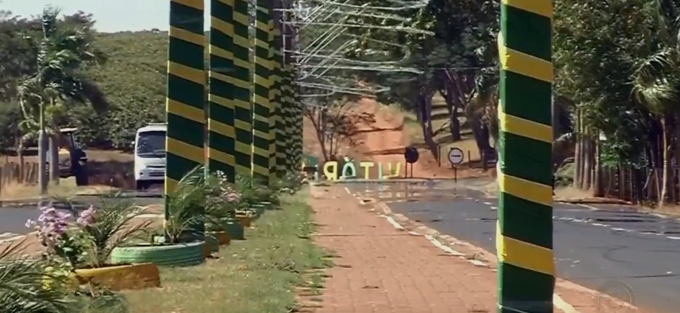Cidade jÃ¡ ganhou as cores verde e amarela para a Copa do Mundo (Foto: ReproduÃ§Ã£o/TV TEM)