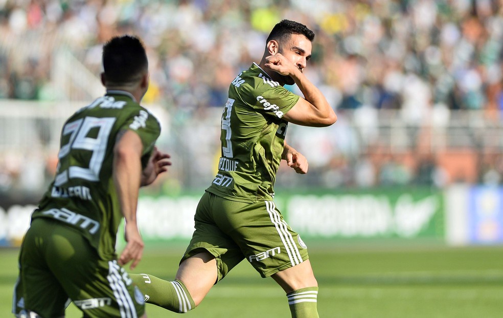 Bruno Henrique faz dois gols e comanda vit&oacute;ria do Palmeiras sobre o Cear&aacute; &mdash; Foto: Marcos Ribolli
