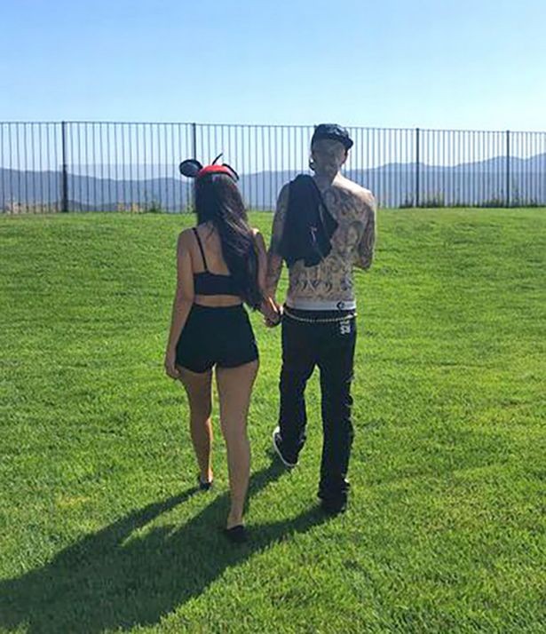 Kourtney Kardashian e Travis Barker (Foto: Instagram)